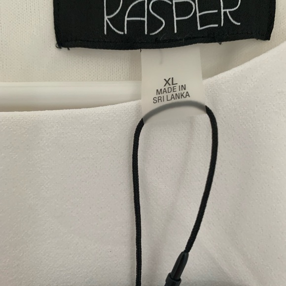 Kasper One Shoulder jumpsuit in Elegant White. Definitely a show stopper - Picture 4 of 6